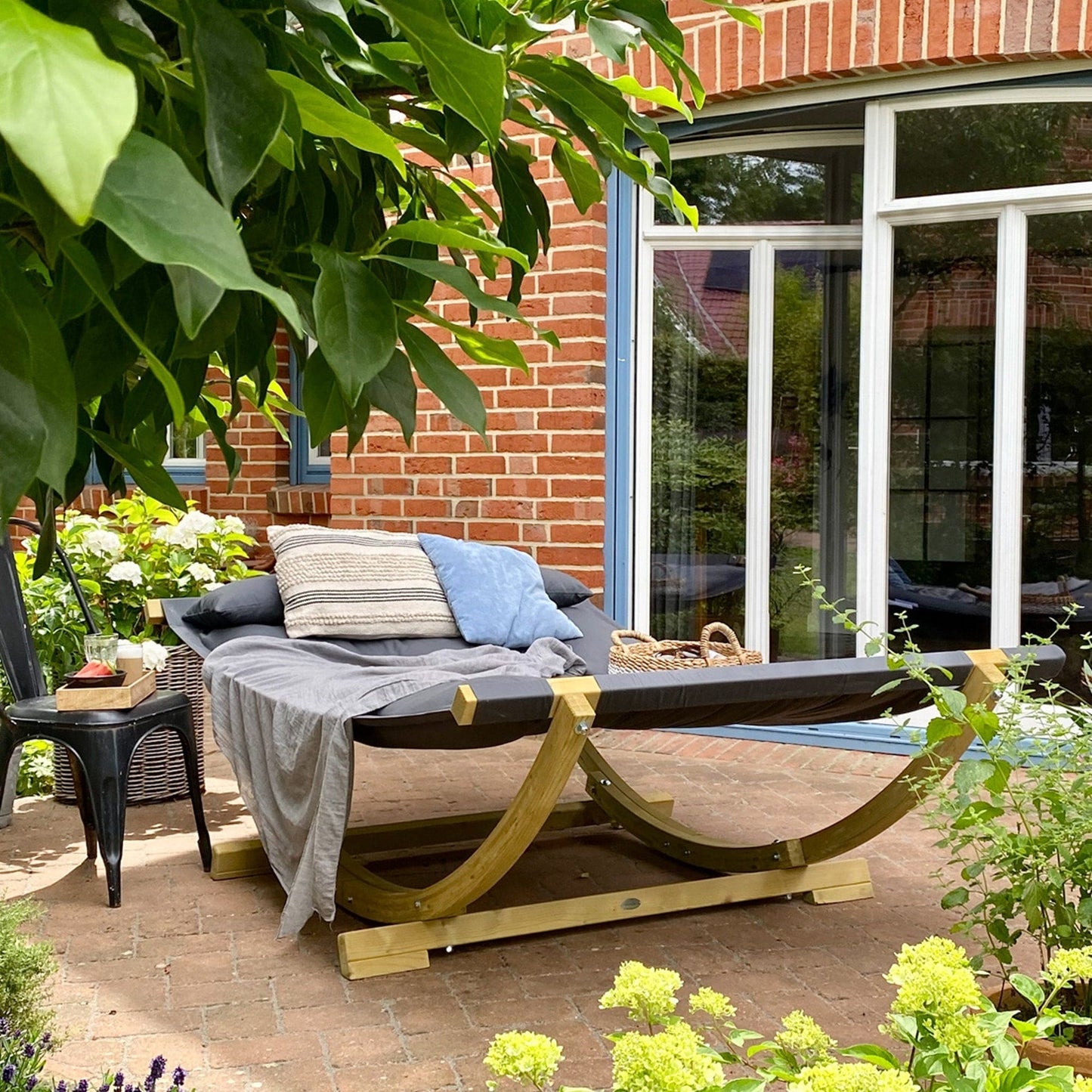 Amazonas Lounge Bed Set